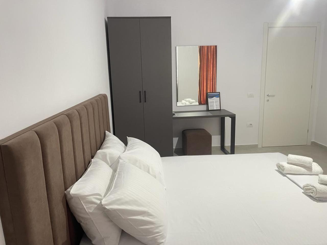 Sunrose Residences ساراندا المظهر الخارجي الصورة