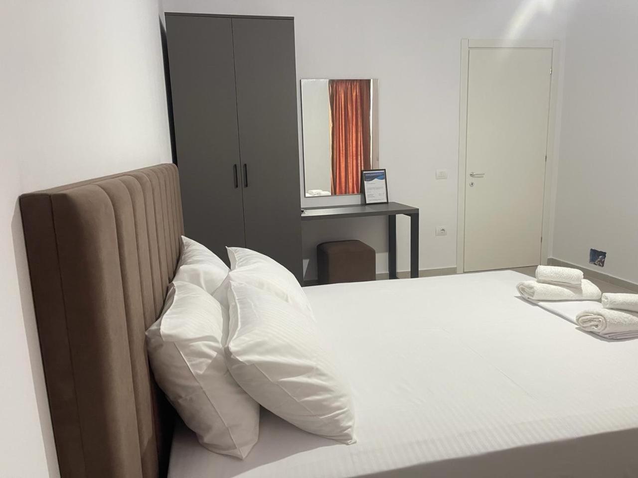 Sunrose Residences ساراندا المظهر الخارجي الصورة