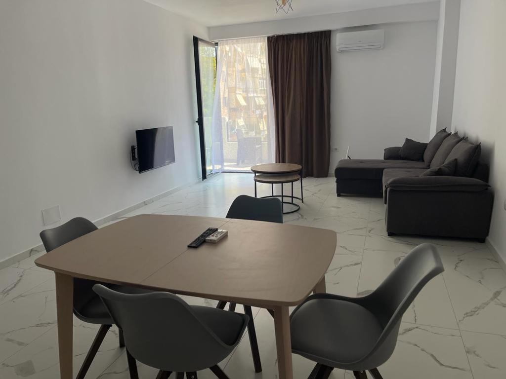 Sunrose Residences ساراندا المظهر الخارجي الصورة