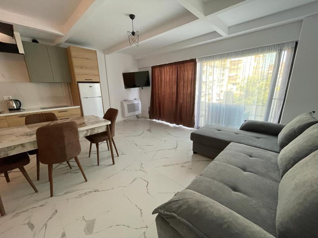 Sunrose Residences ساراندا المظهر الخارجي الصورة
