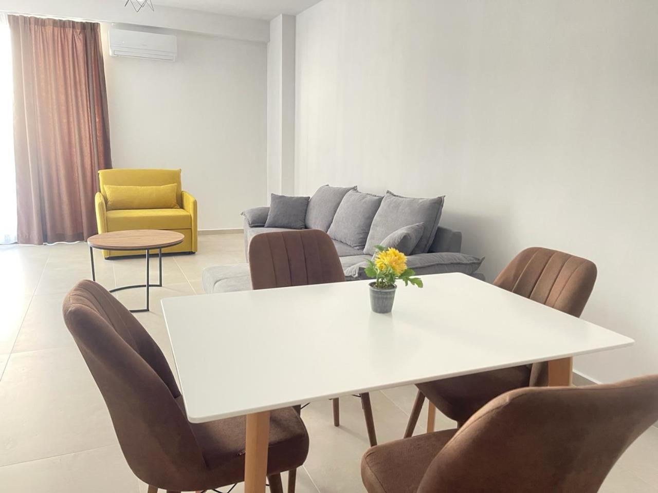 Sunrose Residences ساراندا المظهر الخارجي الصورة